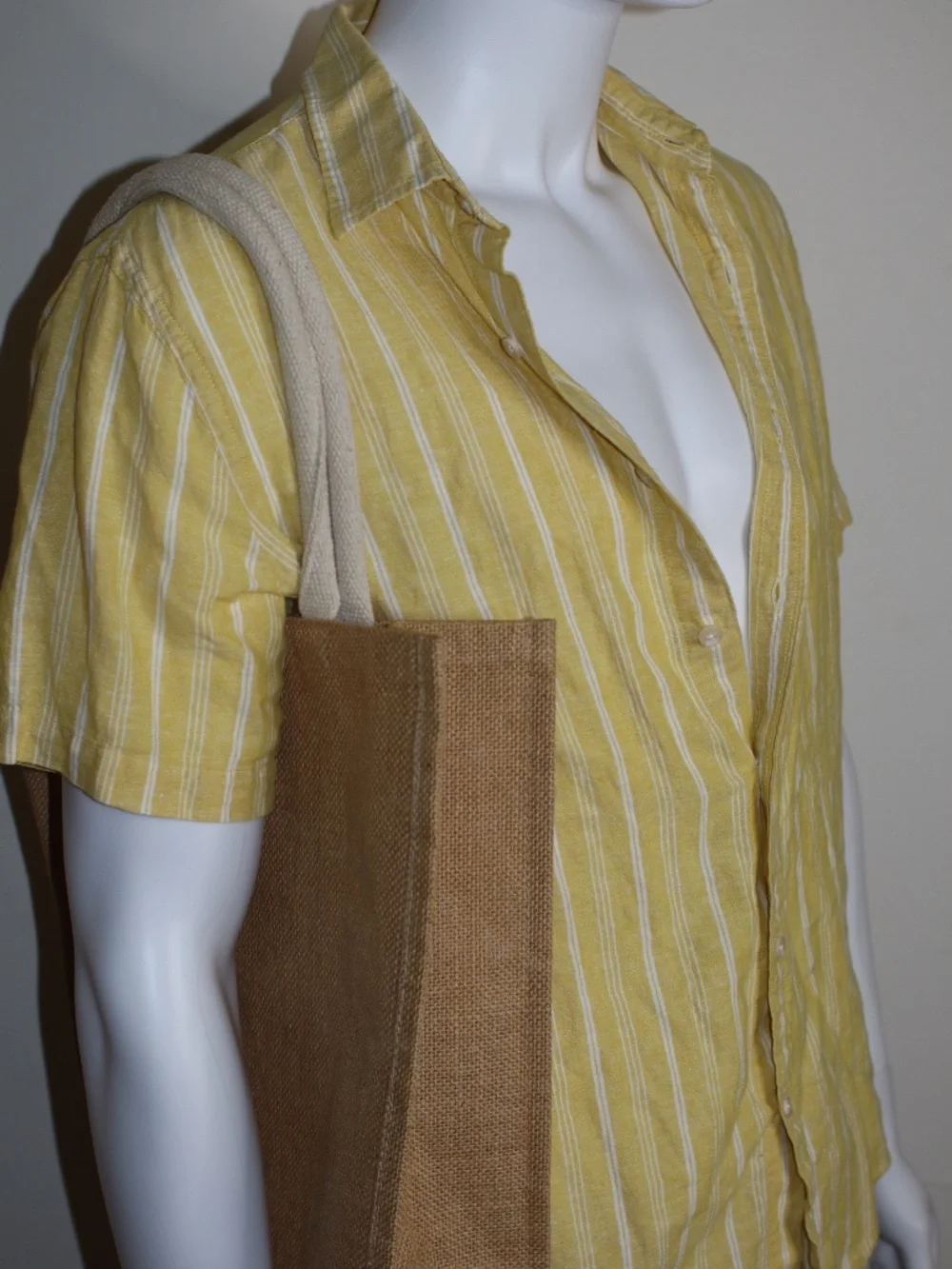 Stylish Banana Republic Yellow Linen Summer Shirt with a Slim Fit